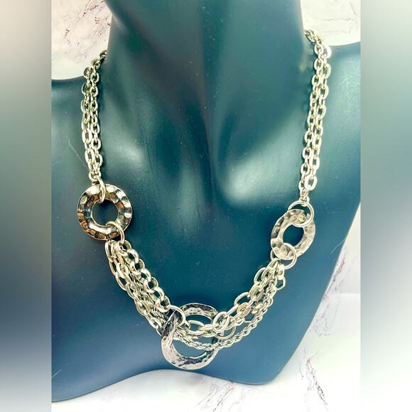 Cookie Lee hammered silver tone circle chain necklace - Picture 1 of 7